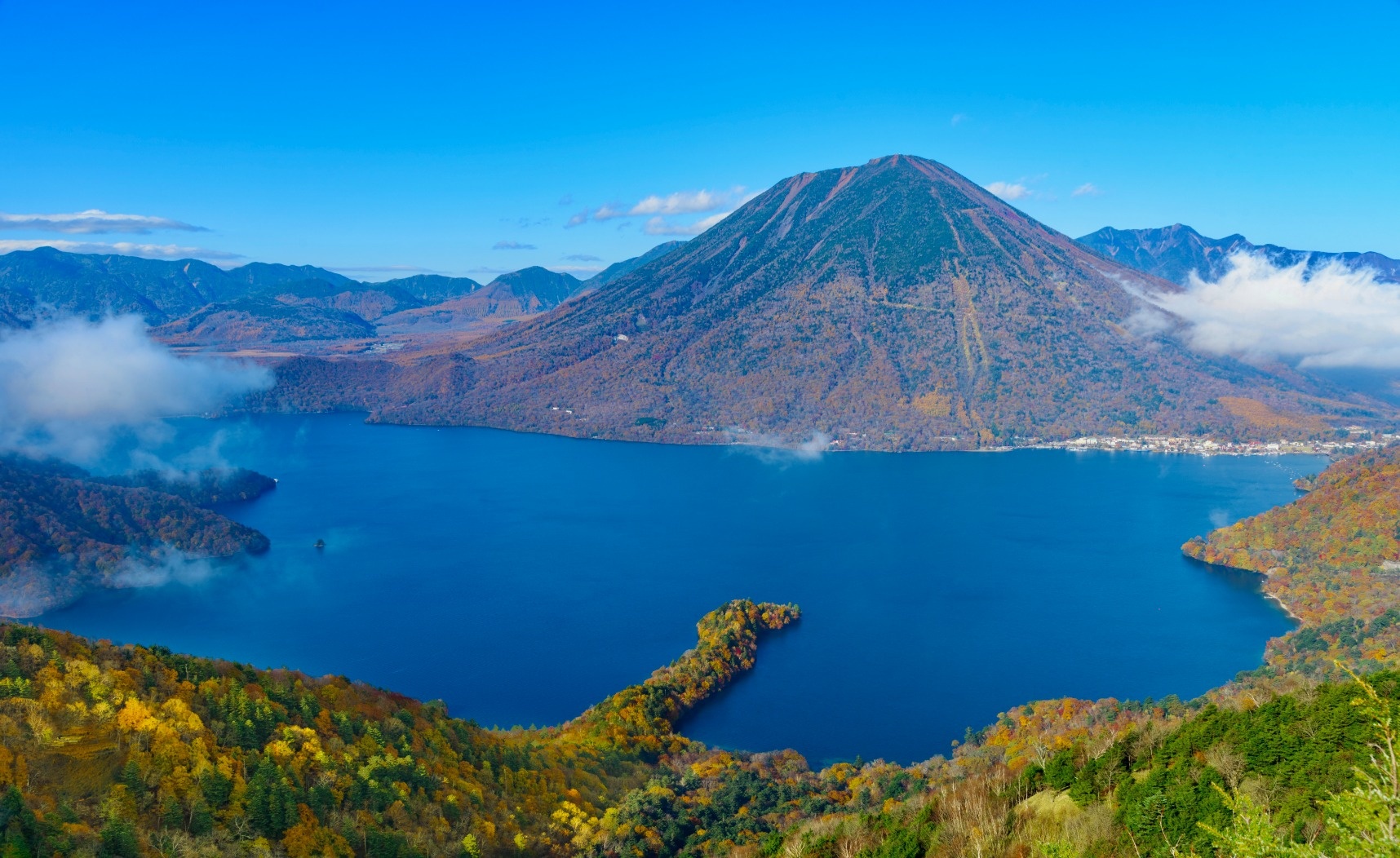 日光連山と歩く 草紅葉の戦場ヶ原絶景ハイキング ハイキング 新潟発添乗員同行の安心ツアーならトラベルマスターズ トラマス